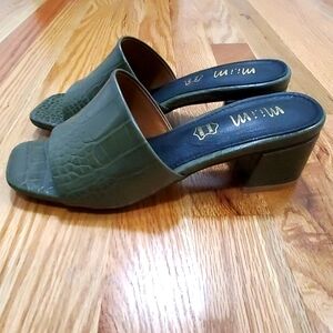 Mi.iM Candice Green Block Heel Sandal Alligator Print Size 7
